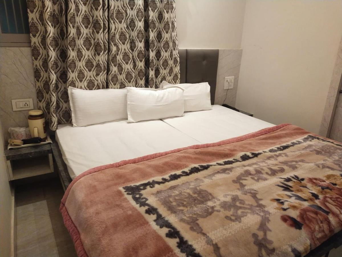 Hotel Gateway Kailash Waranasi Zewnętrze zdjęcie