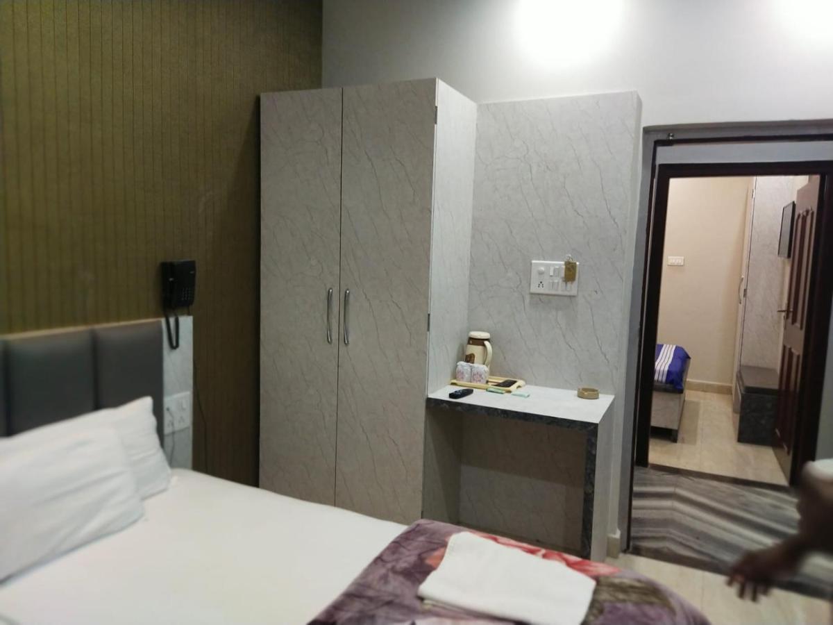 Hotel Gateway Kailash Waranasi Zewnętrze zdjęcie