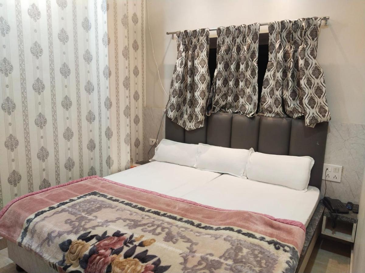 Hotel Gateway Kailash Waranasi Zewnętrze zdjęcie