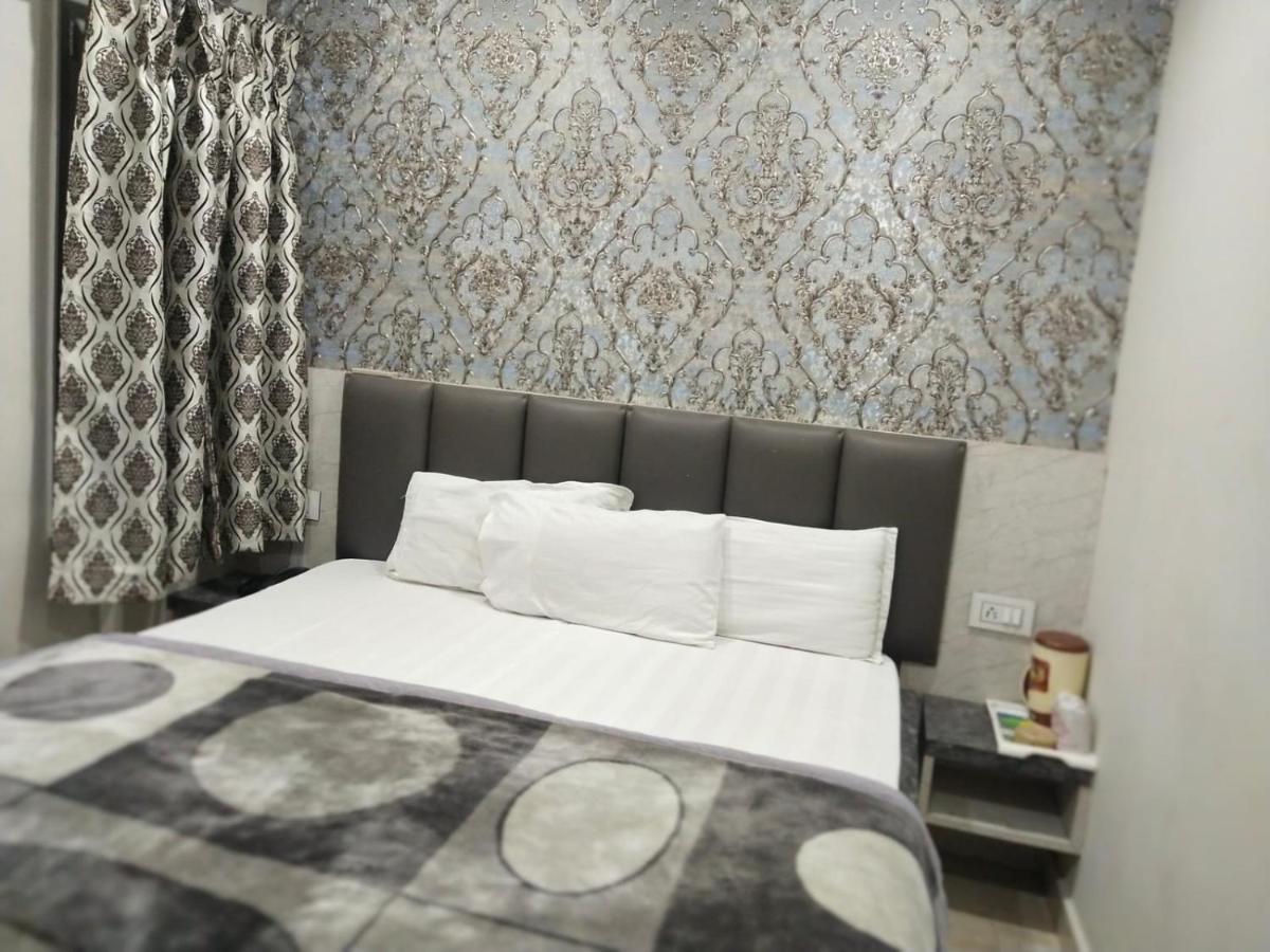 Hotel Gateway Kailash Waranasi Zewnętrze zdjęcie